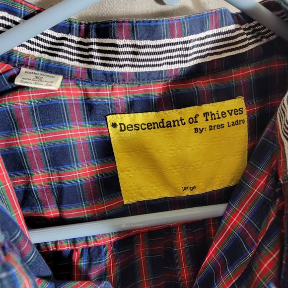 Like New! ⭐ Limited Edition ⭐ Descendant of Thieves ⭐ Long Sleeve Button Up - Picture 6 of 8
